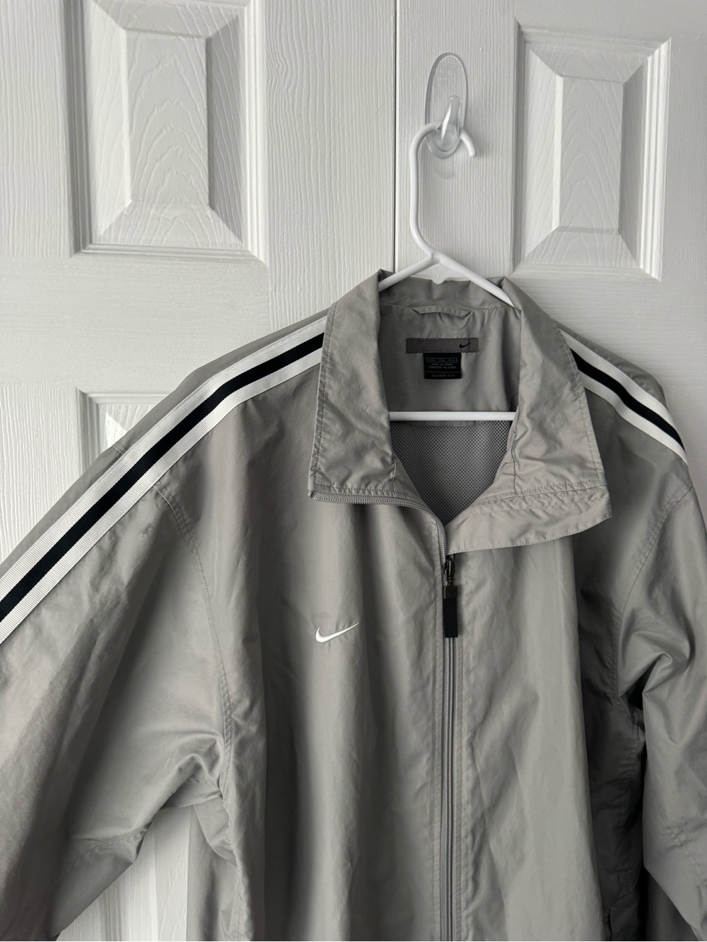 Nike Vintage Windbreaker Jacket XXL Grey White ClimaFit 90s Stripes 2000s y2k